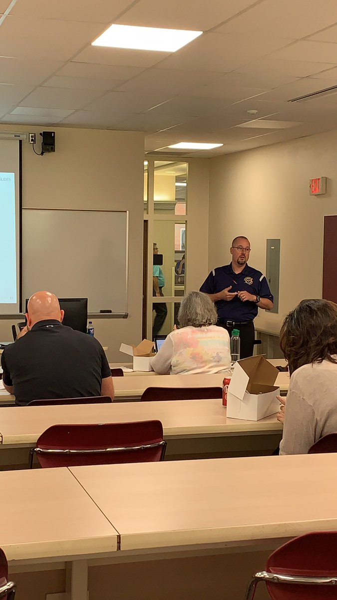mileSCSrockets's tweet photo. @rocketcto sharing his knowledge! #sparcc19 @Streetsboro_Sup #scssummerfun https://t.co/1uUTlnL0jQ