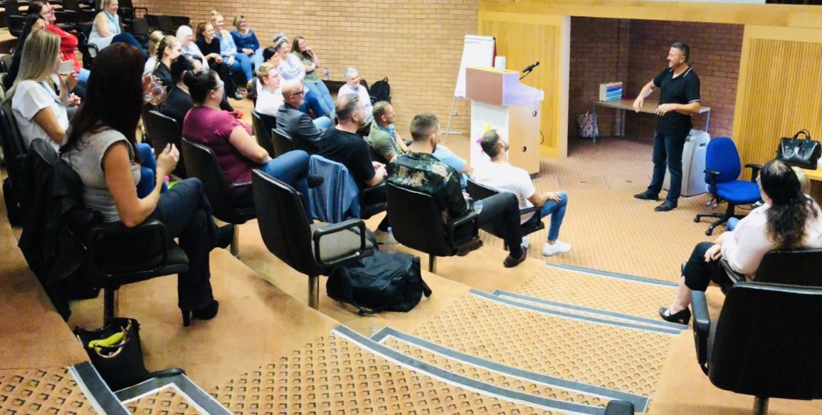 ostomyadventure's tweet image. Absolutely loved meeting such a great bunch of people today #convatec 
I like to push myself but I was less nervous meeting the Queen than giving our first ever talk 😂😂 @ConvaTecStomaUK hope it helped 👍 #Amcare #me+program