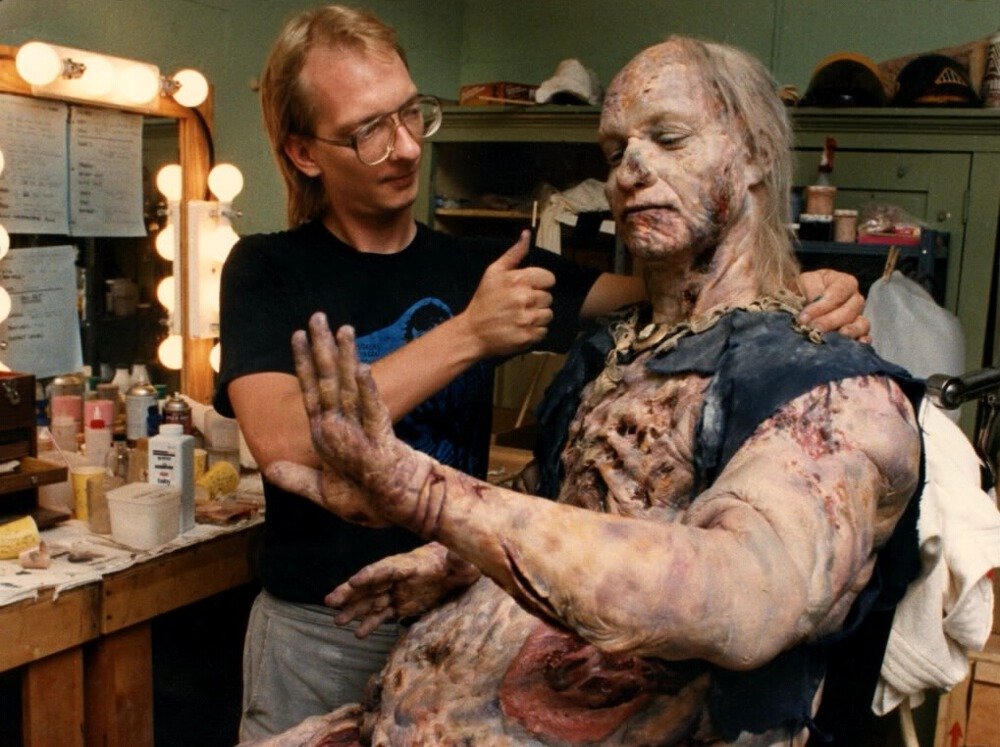 SatSleepovers's tweet photo. @careofvitamins @GroovyBruce @tedraimi @KassieDePaiva @Rick_Domeier @CLNSMedia Behind-The-Scenes of one of the great #horror/ horror-comedies of all-time! Listen to @DionBaia &amp; @ScoredtoDeath dive deep into the making of this masterpiece on their latest #podcast!

Apple Podcasts
https://t.co/IAvhsBrYqV

Stitcher
https://t.co/JLJCoteHhu

#horrormovie https://t.co/lJ7ZPU1Fuj