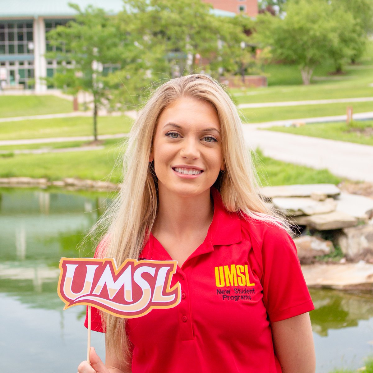 UMSLNewStudents's tweet photo. Meet OL Elizabeth Younger, Senior Elementary Education major from St. Peters, MO "I love meeting new people from my peers in my classes to going to events--UMSL Night at the Blues Game and local concerts in STL with peers." #OLSpotlight #FunStuffFriday https://t.co/F2RDMv4YZo