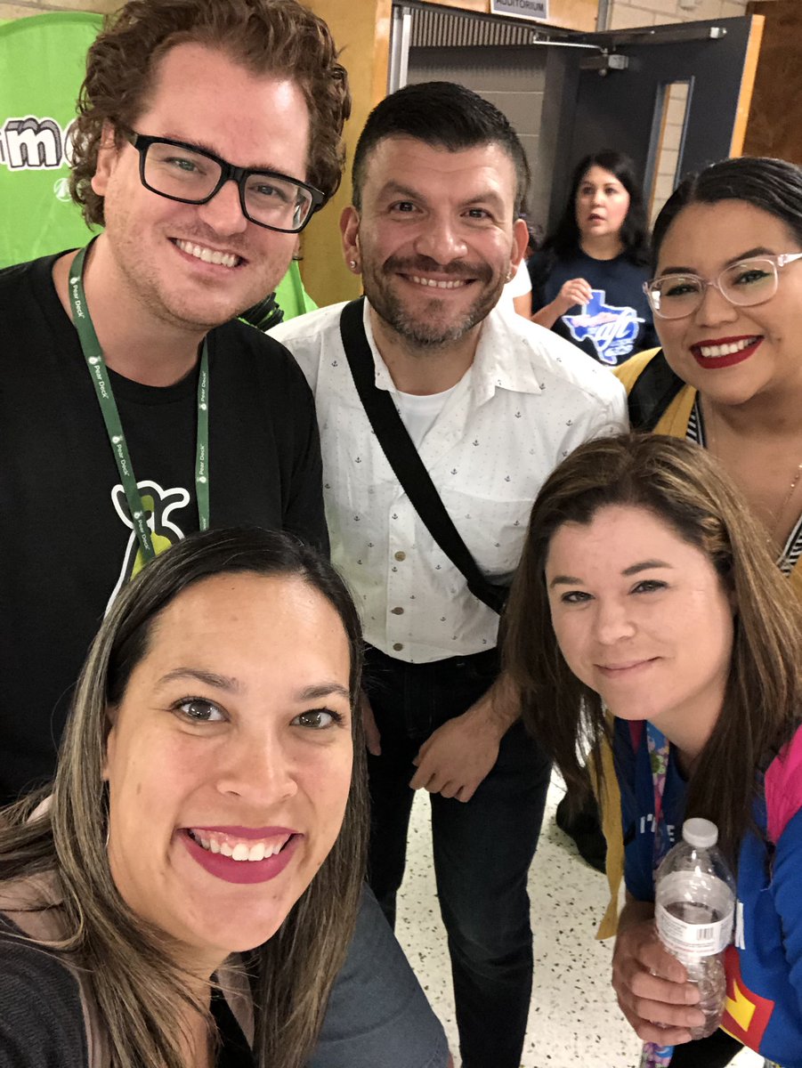 cindyt88's tweet image. Visited with Nick Park at the @PearDeck booth at #technovate this morning. #techbusters #VENKMANANDTHEKEYBOARDMASTERS @annvega