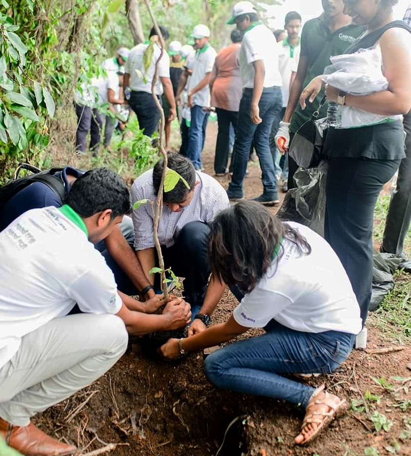 Rotaract3220's tweet photo. In #SriLanka deforestation is a key environmental issue with the annual decrease of #forest cover from 1.1%. We as Rotaractors always take action to #GoGreen and raise awareness on saving trees. #RotaractorsInAction #lka #Rotary #Rotaract #Rotaract3220 @Rotary @rotaract https://t.co/4UcKJLVnyw