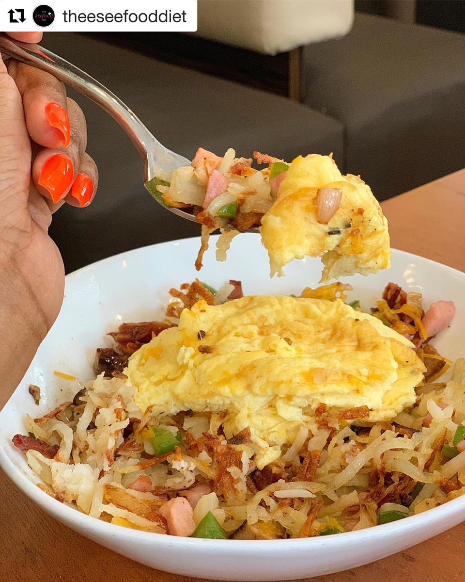 MeliCafeChicago's tweet photo. Get the weekend going with one of our amazing Breakfast Bowls!!! 📷: @theeseefooddiet

Don’t forget to join us at our Greektown location this upcoming Thursday, 8/15/19, at 10:00 am when Chicago's Best TV will be filming an upcoming segment!!! You might be on tv 😁😁 https://t.co/FooCPLa9Fh