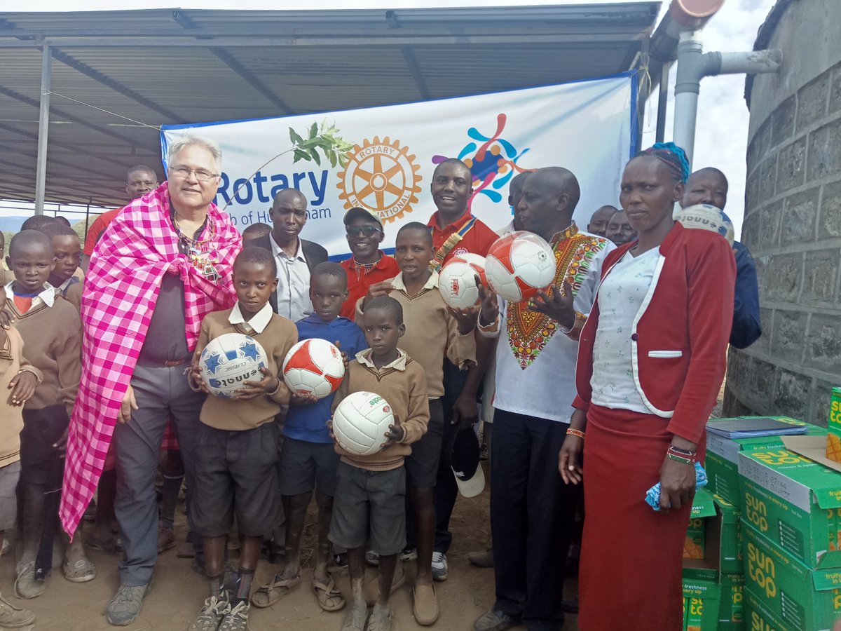Various sports balls for the students of Nakurto Lakuny Primary School and their extra curricular activities. Rotary Club of Hurlingham and Rotary Club of Vancouver. @RotaryClubYVR