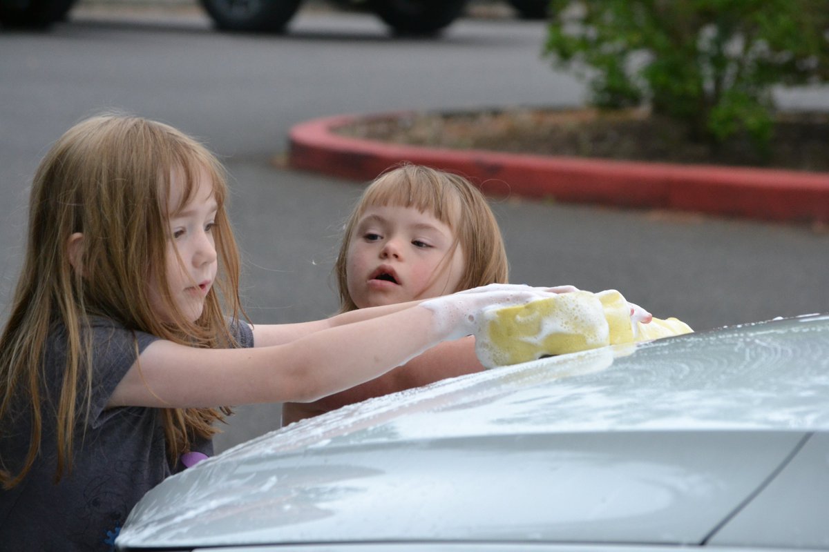ClarkCollege's tweet photo. Big (and little) thankyou's to all the folks who brought their cars into our Child &amp; Family Studies #carwash this week. You raised $$ for their end-of-the-summer celebration AND brought some tiny Penguins joy! #kids #VanWA #BubblesGalore https://t.co/H9Rq1UADZs