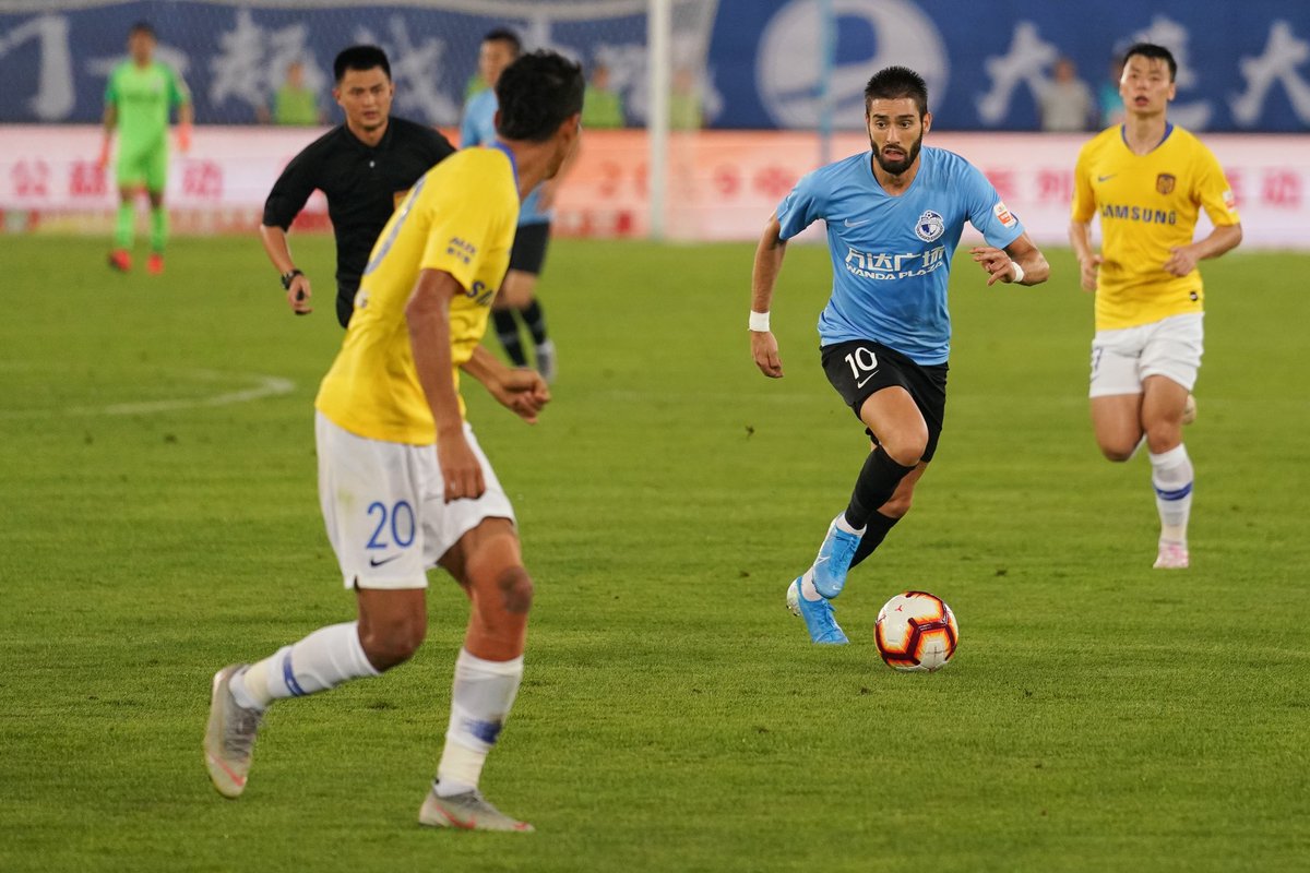 CarrascoY21's tweet photo. A good point against Jiangsu Suning! Congratulations guys for the team spirit! 💪 #DalianYifang #CSL #YC10
📸 @AxelHappart https://t.co/S7jtIzTXhj
