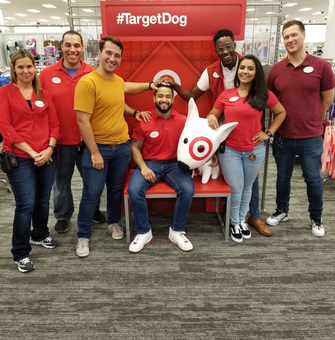 Thank you Ray for being an amazing intern this summer!! We enjoyed your enthusiastic attitude in learning every aspect of the business!! We're going to miss you!! #T1389 will always be your target family! 🎯♥️#summerintern2019 #TGTintern @William_Valente <a href="/hangnguyen_/">Hang Nguyen</a>