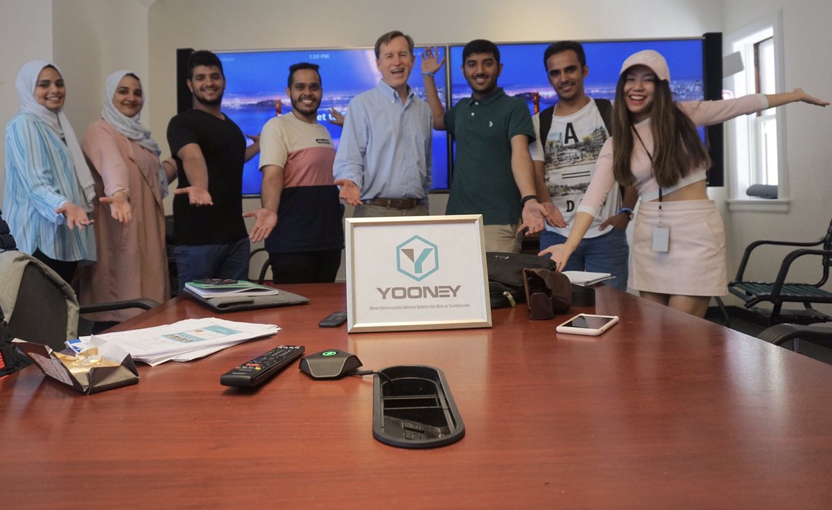 YooneyCom's tweet photo. Happy Friday from our Yooney family! 🌅☺️ Here is a photo of when our interns met our amazing lawyer Dean. Big thanks to brother @lylefong for introducing him last year. https://t.co/EGCI4RBThE