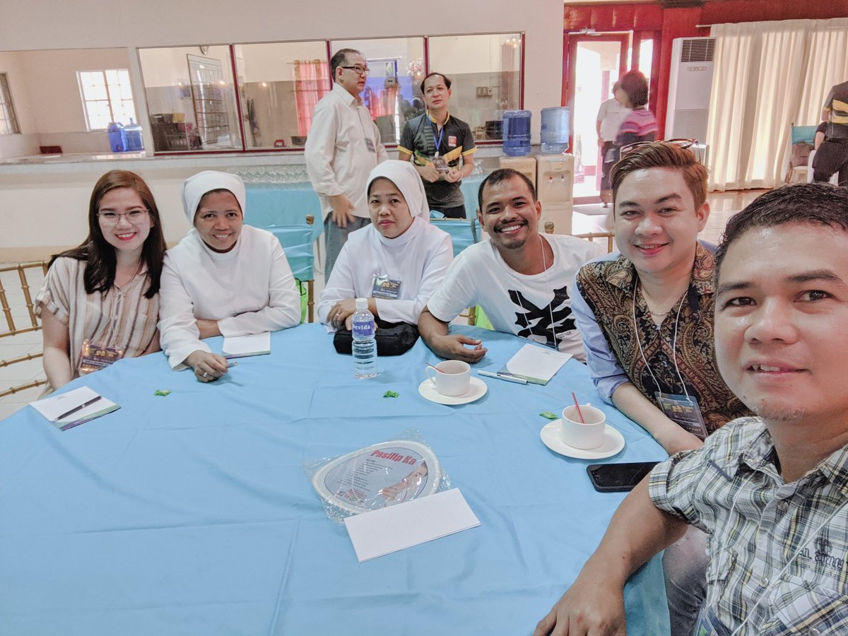 dysisglad's tweet photo. for the sake of cpd points, hello to my josefa fam ππ #waytogo #needmorepoints https://t.co/u7Aea6j0vH