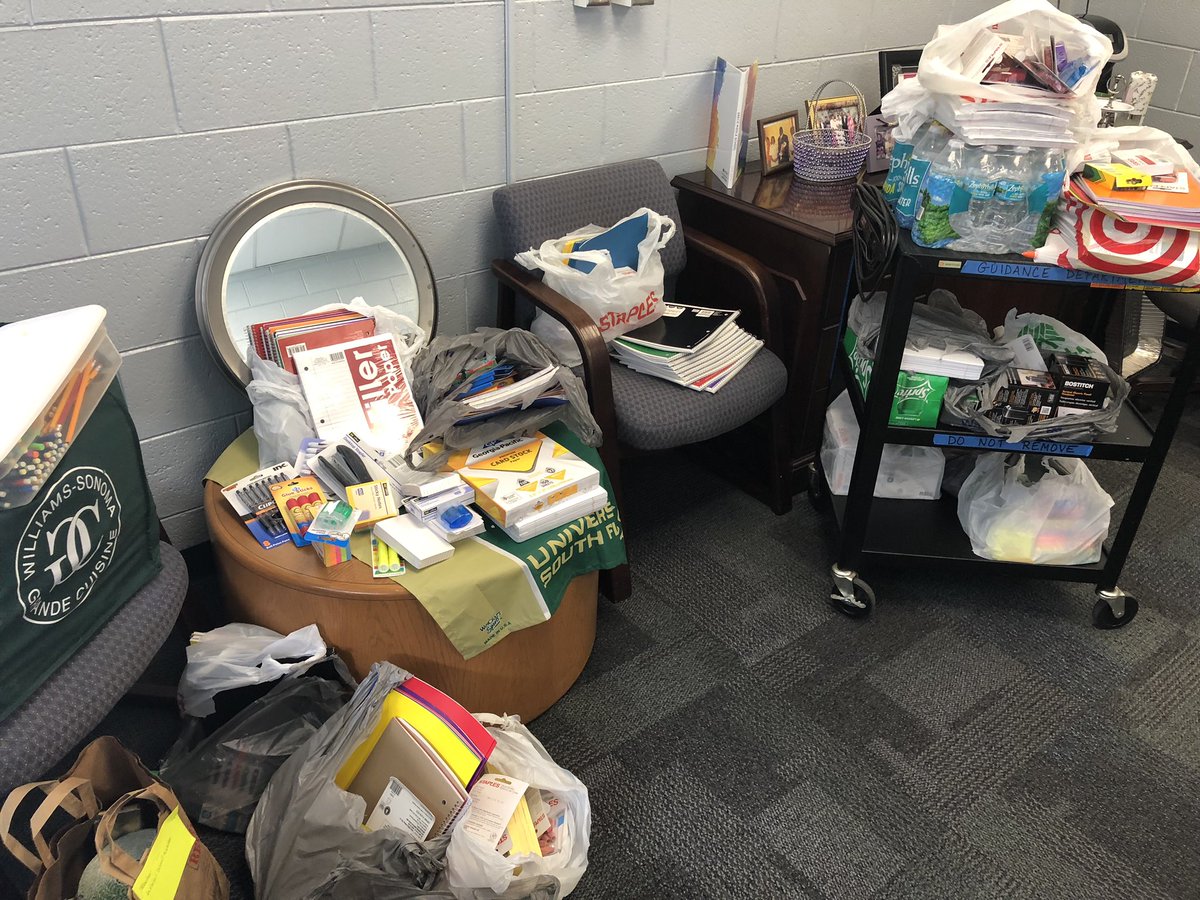 Grecoms's tweet photo. Thank you😇 Grace Family Church for delivering a LARGE bundle of school supplies for our students!
#DrewAndTheCrew
#BeginW/theEndInMind
#PlantingSeedsOfGreatness https://t.co/gLrEhqxOMS