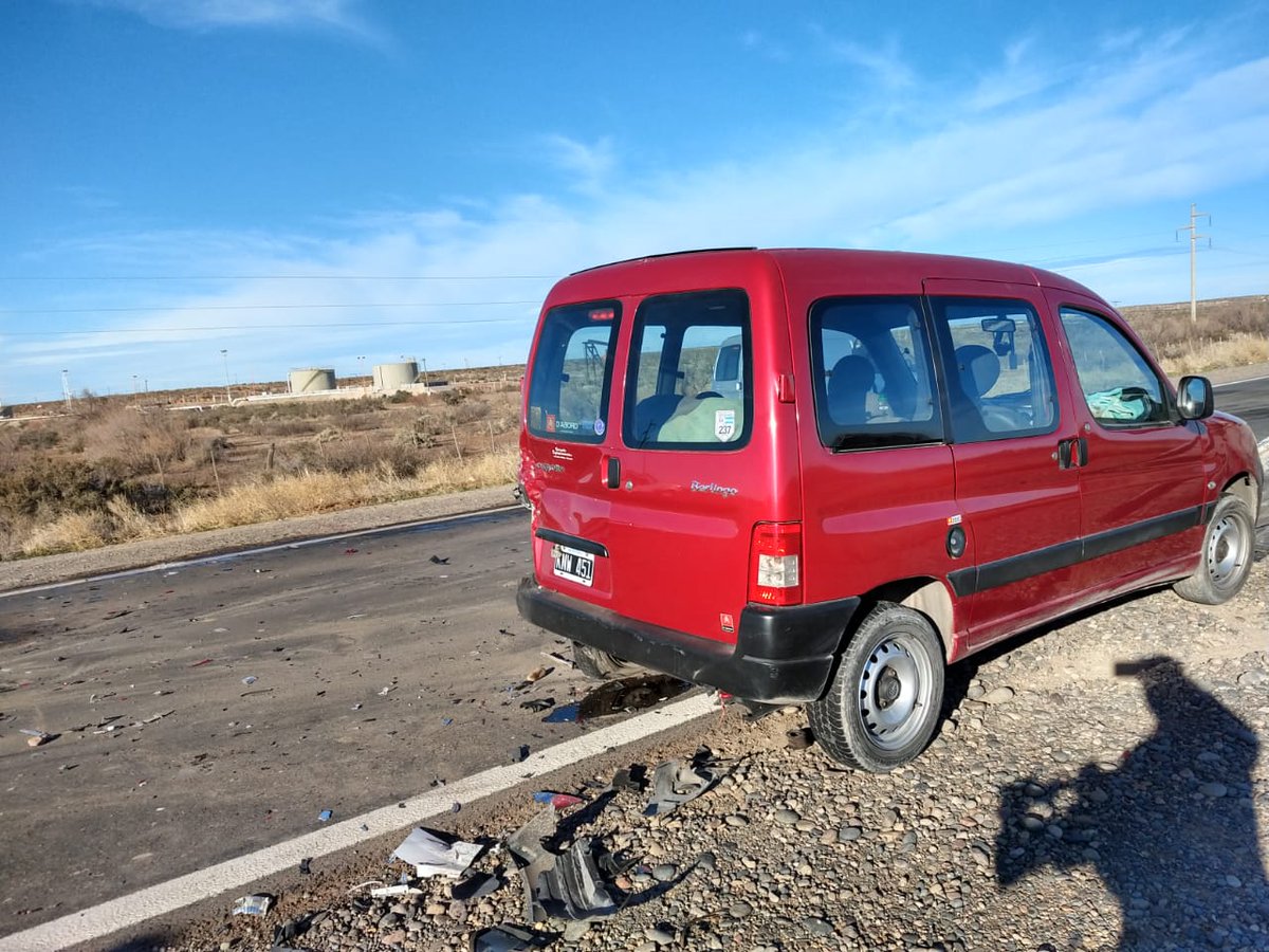 CANAL10ok's tweet photo. #Noticias10 - #Neuquén | Fuerte choque en cadena dejó una persona lesionada. Ocurrió en el km 1300 de #Challaco.
Gentiliza Canal 8 #PlazaHuincul https://t.co/7bDDkkXqCd