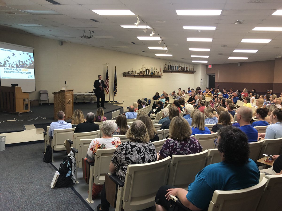 brianacurry_21's tweet photo. Dr. Randy Watson sharing with @USD257 the importance of employability skills in Kansas! #kssuccess #values #softskills #selfregulation #experiences #257learn #studentsuccess @KsCommissioner https://t.co/vBABPoU8R2