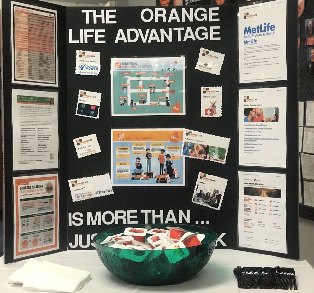 Shouting out our benefits@1103VOA and staying healthy with yogurts today!@SandraPartridg6 <a href="/JenniferReidHD/">Jennifer Reid</a> <a href="/brycelong123/">Bryce</a> @TammyColemanTHD <a href="/AmandaKincadeSE/">Amanda Kincade</a>