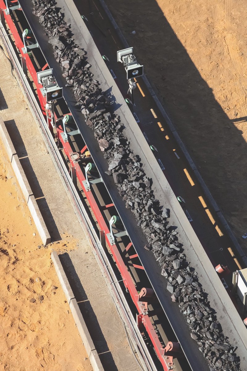 Conti_Industry's tweet image. Things were better in the past!? Not quite true. At least when it comes to monitoring our #conveyorbelt systems. While in the past our belts were subjectively controlled by an employee, today, our belt #monitoringsystems take over this job more objectively.