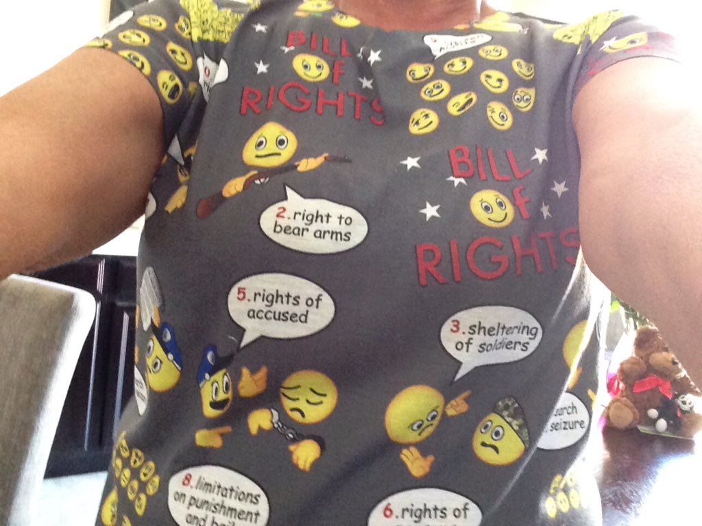 cat_edition's tweet photo. #RandomTshirt #BillOfRights 😃#FridayFunFacts #FactsMatter
🇺🇸 #TGIF #SCOTUS https://t.co/MRtHhXNlyg