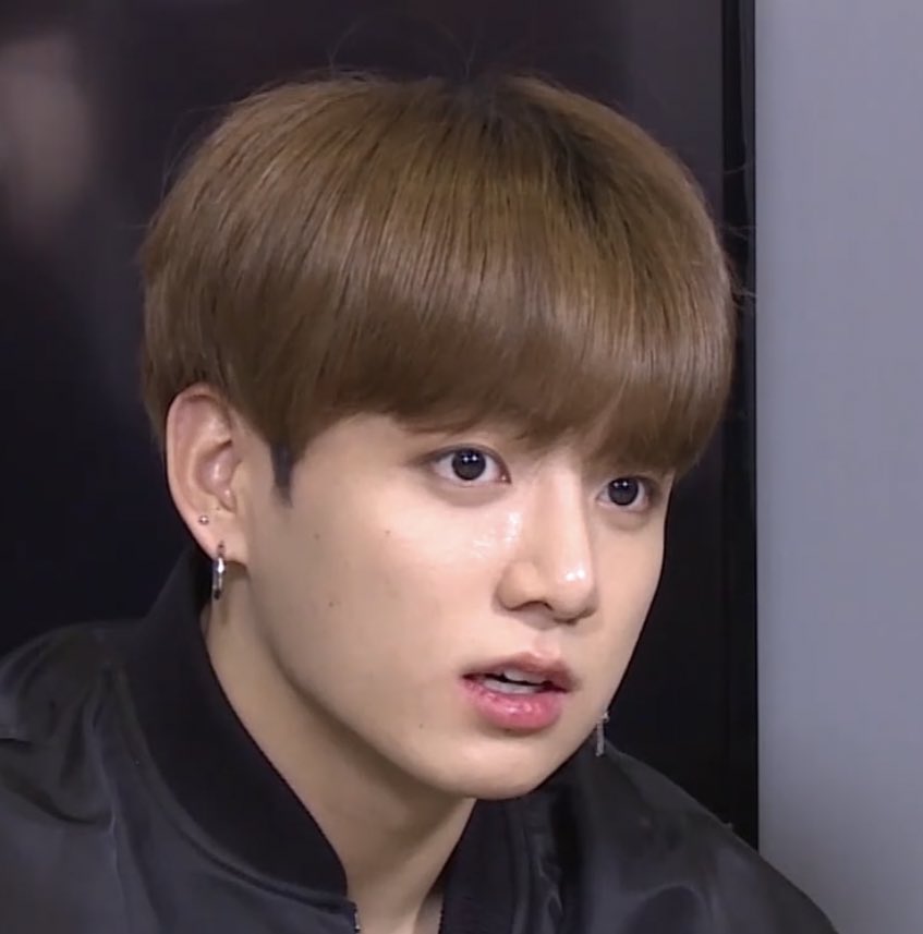 pprxeverything's tweet photo. ชาร์ตนุ่มฟู by ppr x หยักจาขี่เมกหาลาเล่ยข่าบ
อันดับ 1: หมวกแน่นแจ้ม #RunBTSep83 ⬆️1 *new released
อันดับ 2: ไอต้าวฟันคุสสสสส #RunBTSep73 ⬇️1
มาแรงแซงขึ้นชาร์ตเพราะความนุ่มฟูมันคูณ7 บ้าจริงงงงงงงง ไอต้าววววพวกแจ้มแน่น #BTS https://t.co/AXVcU5wqyd