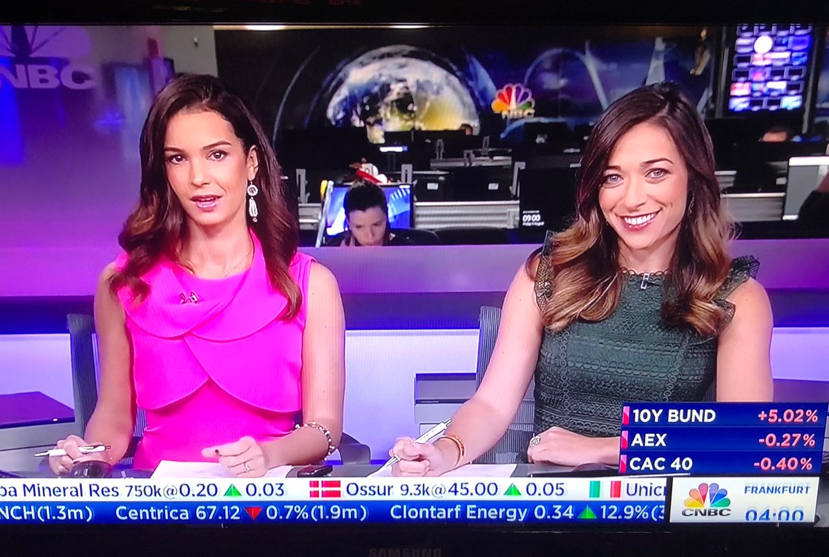 JadeAmyWillis's tweet photo. FriYAYS with the Gals.💕👯‍♀️Hair &amp; Makeup by me on both Joumanna &amp; Julianna.💄💆🏻‍♀️ @StreetSignsCNBC @CNBC https://t.co/xhhbBx4FGH