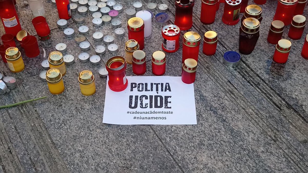 calin_a's tweet photo. Cu un an in urma, niste #slugiPSD #slugicuepoleti #cainiPSD AU GAZAT si BÃTUT PROTESTATARI #Rezist PASNICI, JURNALISTI, COPII! Un om A MURIT DUPA CE A FOST GAZAT! Niciunul dintre acei #gaboriasasini n-a raspuns penal pt #10August! #PolitiaUcide #JandarmeriaGazeazaRomania #MuiePSD https://t.co/Pw5slTowO7