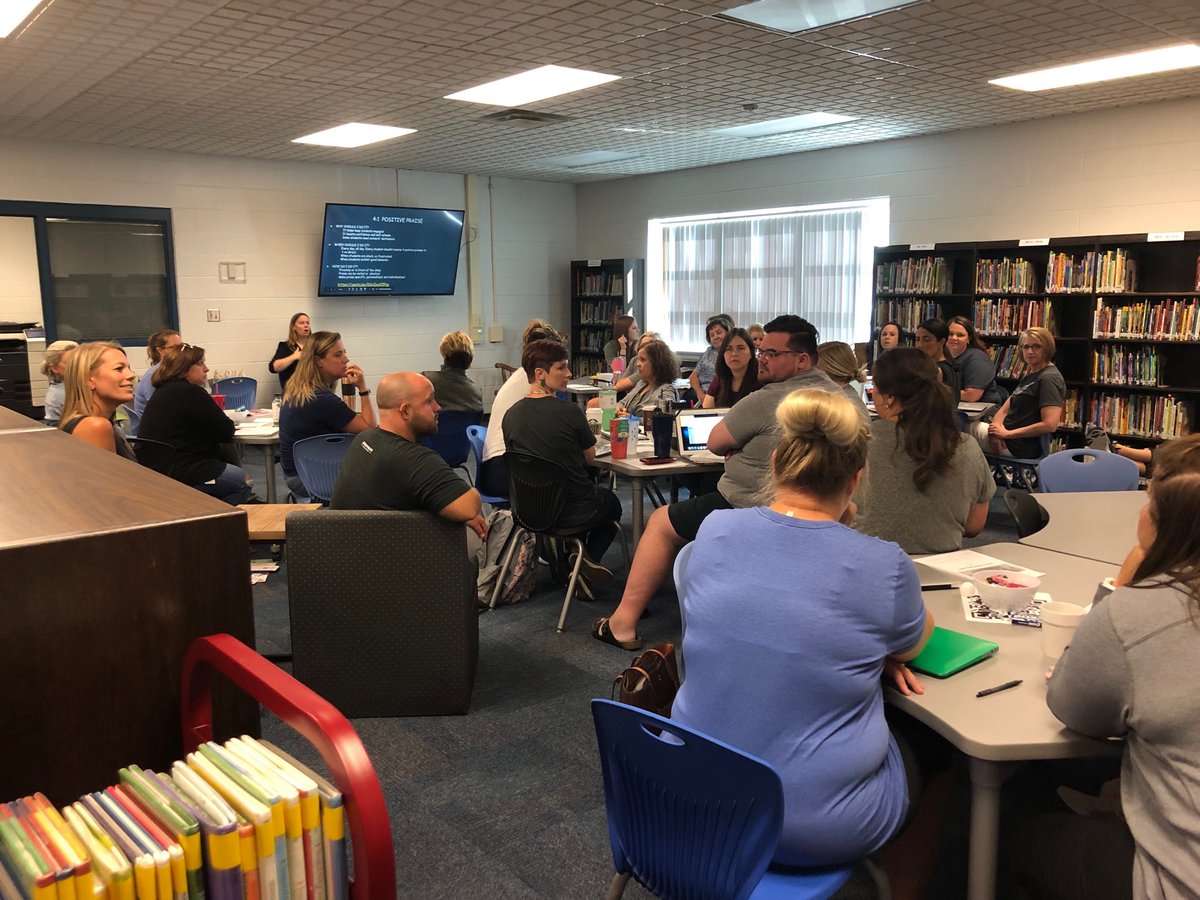 #learningonthecliff These Briarcliff teachers are talking about 4:1 praise. Shaping student behavior with our positive words. ⁦<a href="/jonaleesearcey/">Jonalee Searcey</a>⁩