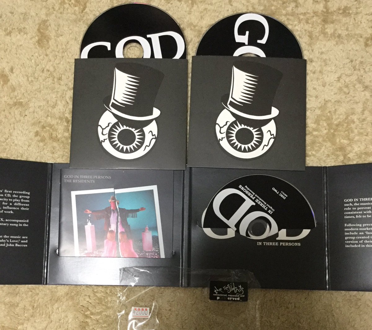 dongorosan's tweet photo. 3CD、ディスクユニオンで2000円と信じられない価格!
>RT #Residents #GodInThreePersons https://t.co/qVEB7jJdi1