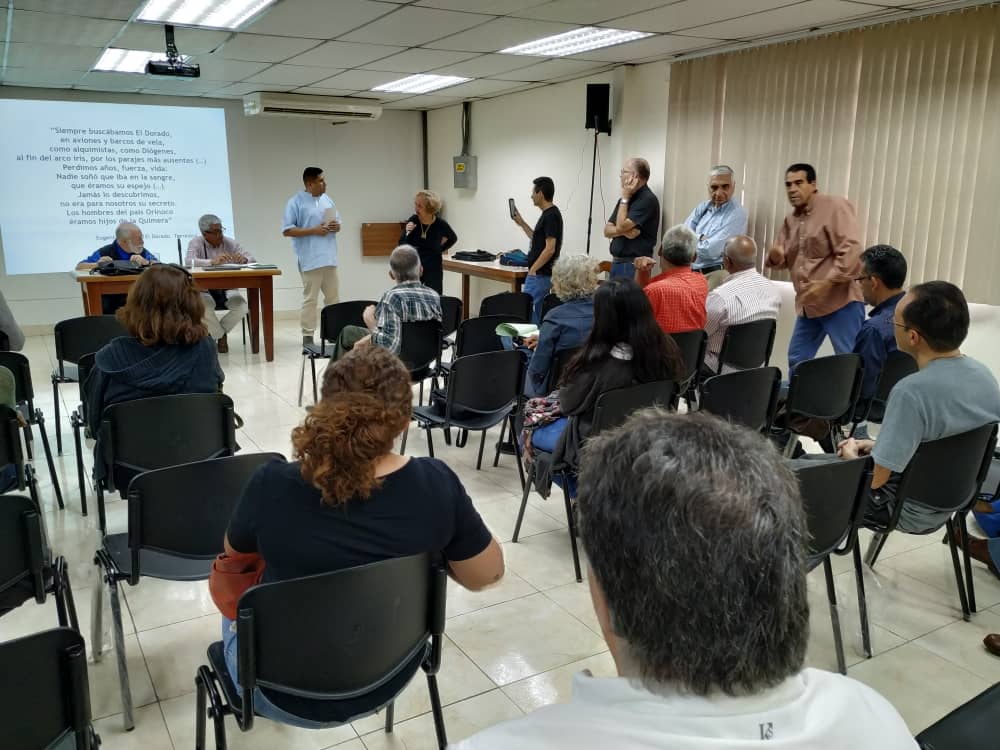 _Provea's tweet photo. #09Ag 11:18 am Así se desarrolla el segundo foro sobre "Las izquierdas y el futuro del país" en la Parroquia Universitaria UCV auditorio Monseñor Romero https://t.co/L2JRJFpkyl