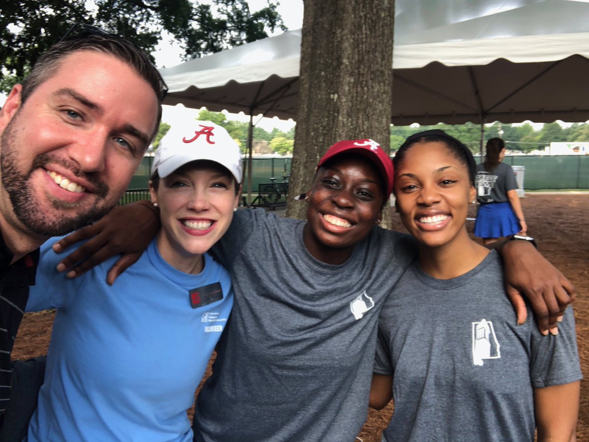 Love serving our campus community! #earlymovein #RollTide <a href="/UAHousing/">UA Housing</a> <a href="/UA_Educator/">UA Educator</a> <a href="/DrMKerch/">Dr. Kerch</a> <a href="/TierraJone/">Tierra Jones</a>