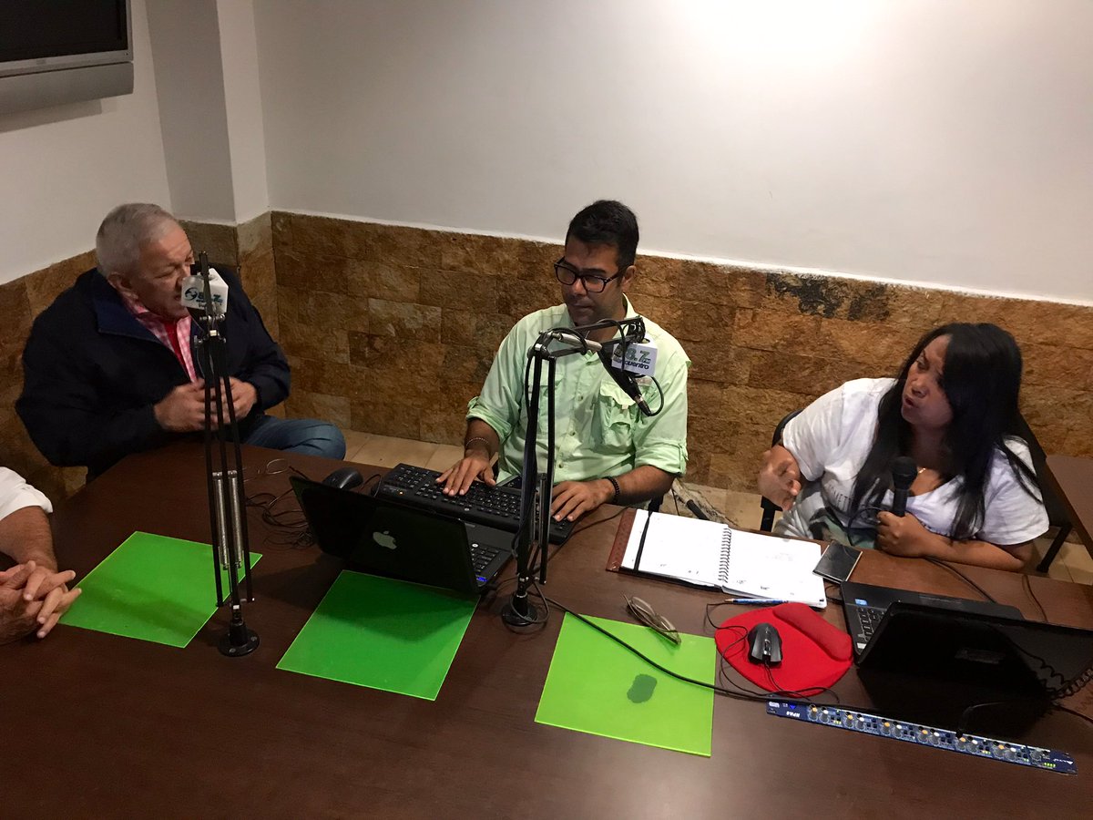 JAD_Charallave's tweet photo. adbernabe "En sintonía con BajoLaLupaFM desde Mariño; Venezuela está en crisis, con hospitales en el suelo, avenidas destruidas, tenemos un país pasando hambre. Es de irresponsable el que no crea que se debe dialogar para buscar una salida viable y r… https://t.co/Eo5iLyYYQ2"