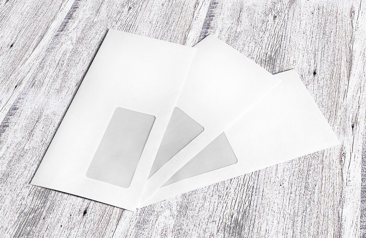 NWLEnviro's tweet photo. Did you know... There's no need to remove windows from envelopes before placing them in your blue bag? ♻

#recyclemore #nwleics #recycling https://t.co/OteeVZrbSU