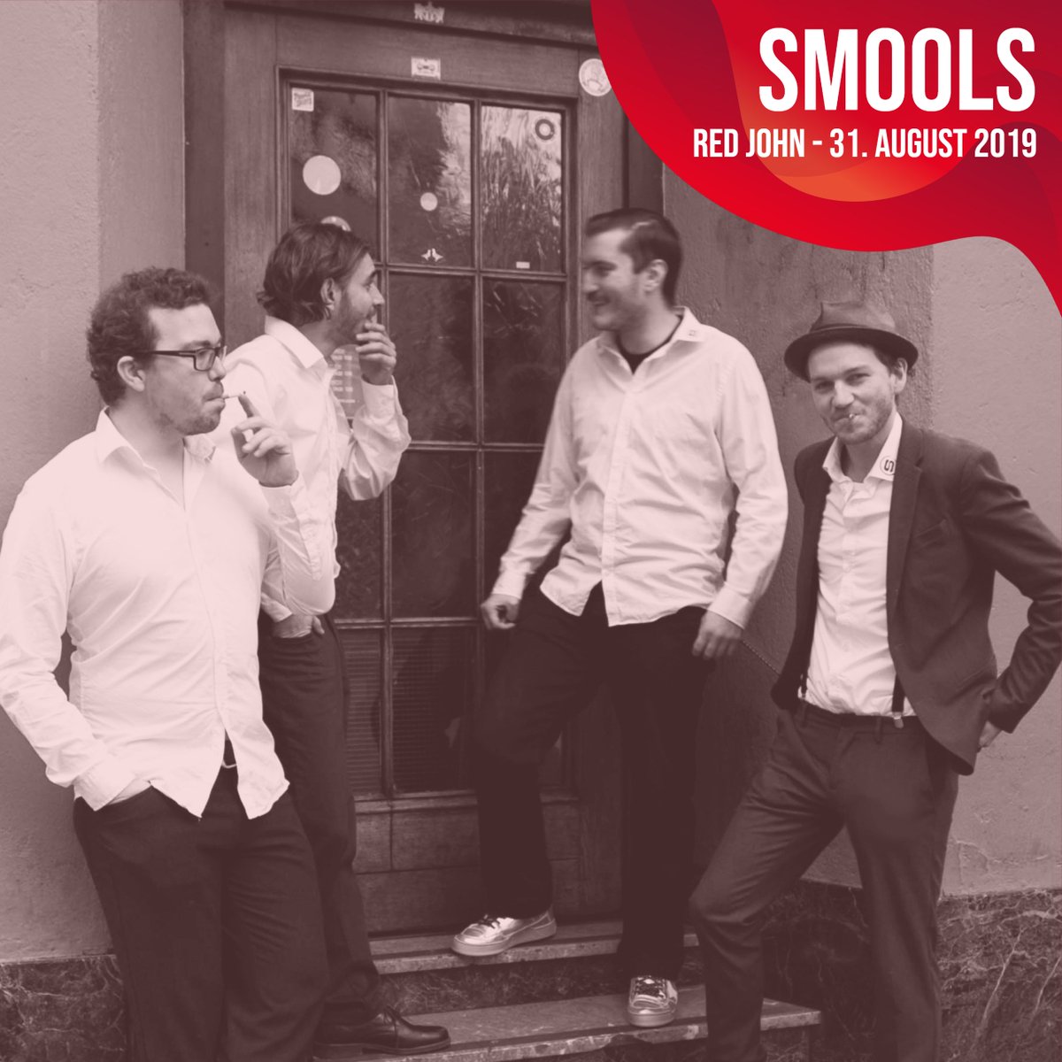 Das Motto für 2019 ist gesetzt:

"A little more romance, Goddammit!"

Kaputte Biergläser, scheppernde Saiten und tanzende Bassisten gibts an den feucht-fröhlichen Intim-Gigs der experimentierfreudigen Rockkapelle.

Am Samstag, 31.08.2019 im Red John. Wir freuen uns! 🤩