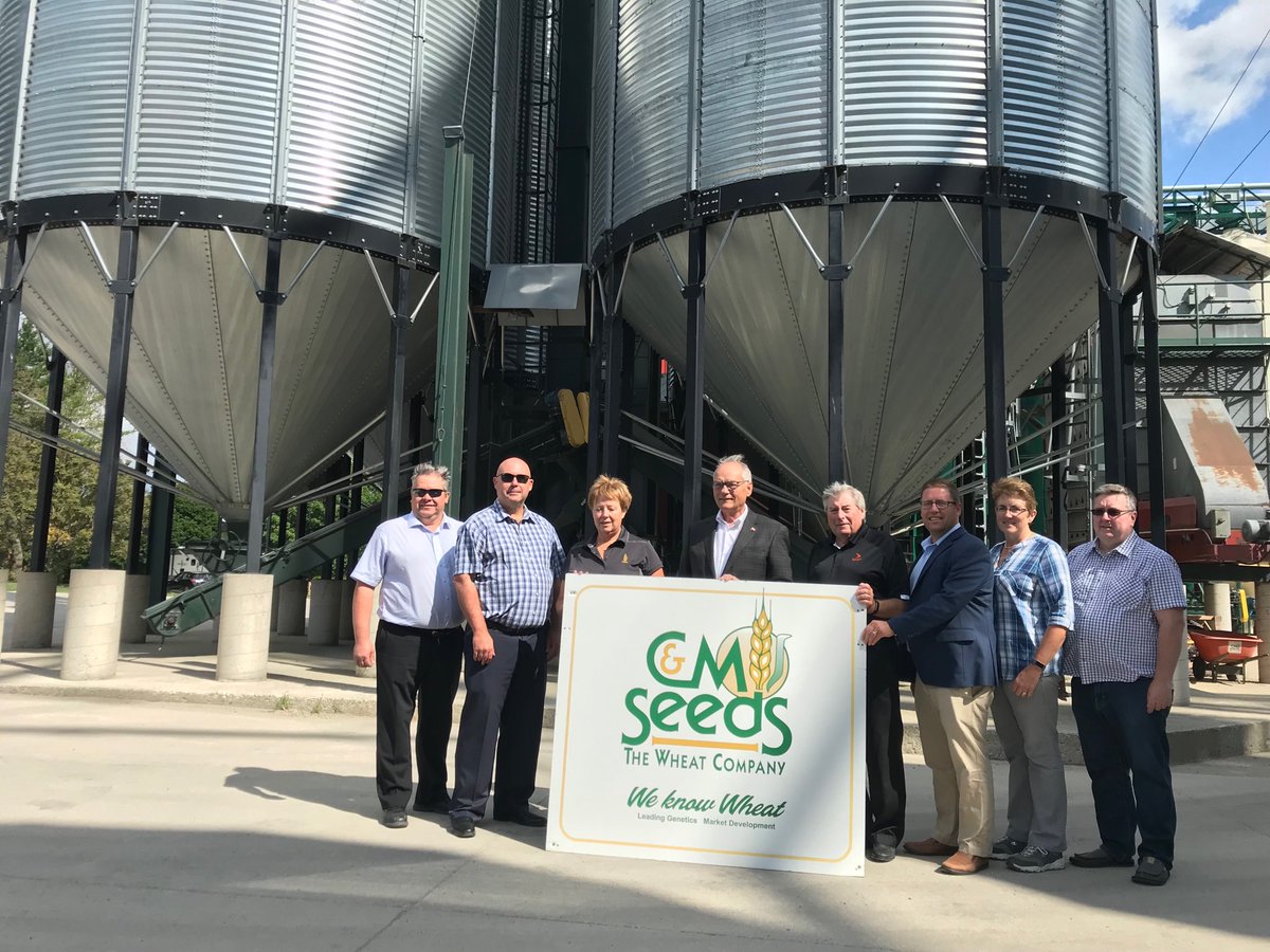 JohnNaterMP's tweet photo. Great to join ⁦@RandyPettapiece⁩,  ⁦@MayorGABridge⁩ of ⁦@TownofMinto⁩ and Mayor ⁦@AndyFLennox⁩ of ⁦@TwpWellNorth⁩ for the exciting announcement that SWIFT will be going to tender for rural broadband projects in ⁦@wellingtncounty⁩! https://t.co/6bva7i3TMs