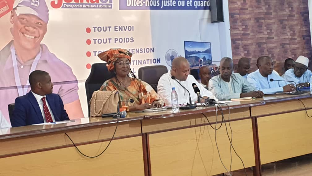 mtngouvsn's tweet photo. Mme le Ministre Ndeye Tické Ndiaye Diop en visite ce matin à la Direction Générale de #SnlaPoste
Le DG s'est réjoui de cette démarche participative et inclusive de Mme le Ministre.
#senegal #kebetu https://t.co/paQHwjjVX2