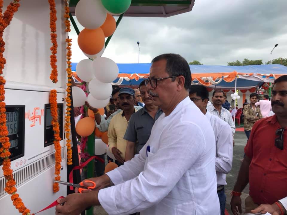 ASinghINC's tweet photo. आज सीधी में बायोफ्यूल के विक्रय का शुभारंभ | बायोफ़्यूल का ऊर्जा के वैकल्पिक साधन के रूप में सफलतम उपयोग हो रहा है। बायोफ्यूल के महत्व के संबंध में जनता को जागरूक करने की आवश्यकता है। बायोफ्यूल पर्यावरण के लिए लाभदायक हो सकता है | भविष्य में बायो फ्यूल ही विकल्प होगा। https://t.co/0RH773kGOE