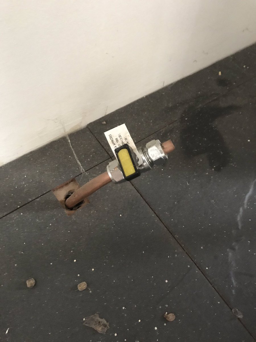 willowheating's tweet photo. 4th job was a Landlords Gas safety certificate where I found this open end behind the fire 😱
As you can see I capped it off properly but that’s scary stuff
#gas #gassafety https://t.co/qLvDaI3pDs