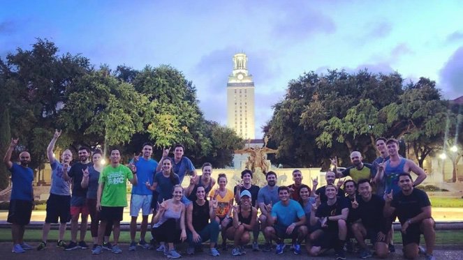 UTexasMBA's tweet photo. New MBAs from our Full-Time &amp; Weekend programs in DFW/Houston joined us in Austin this week to start their McCombs journey.

🤘🎉🤘🎉Let's go Class of 2021!
#WhyMcCombs #Newbie #MBA #Class #backtoschool https://t.co/Mh7gR9Ag7J