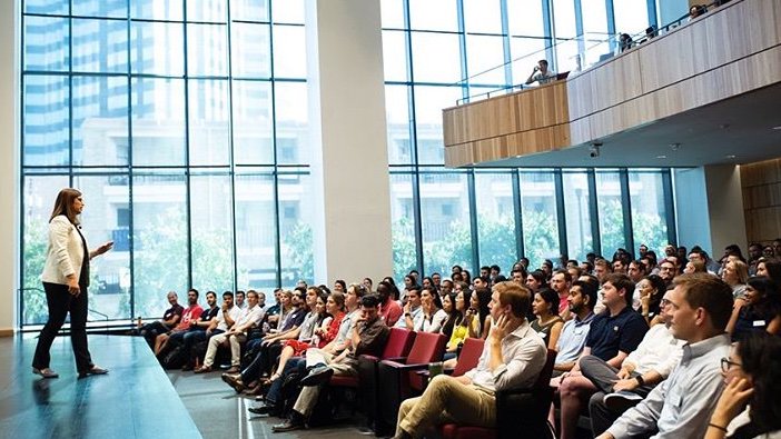 UTexasMBA's tweet photo. New MBAs from our Full-Time &amp; Weekend programs in DFW/Houston joined us in Austin this week to start their McCombs journey.

🤘🎉🤘🎉Let's go Class of 2021!
#WhyMcCombs #Newbie #MBA #Class #backtoschool https://t.co/Mh7gR9Ag7J