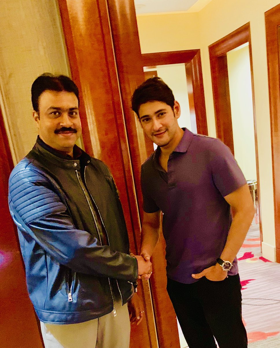mohan_mannava's tweet photo. Wishing you a fabulous Birthday Prince Mahesh Babu with lot of smiles and success !!!

#HBDMaheshBabu
#MaheshBabu https://t.co/BakEd54dhv