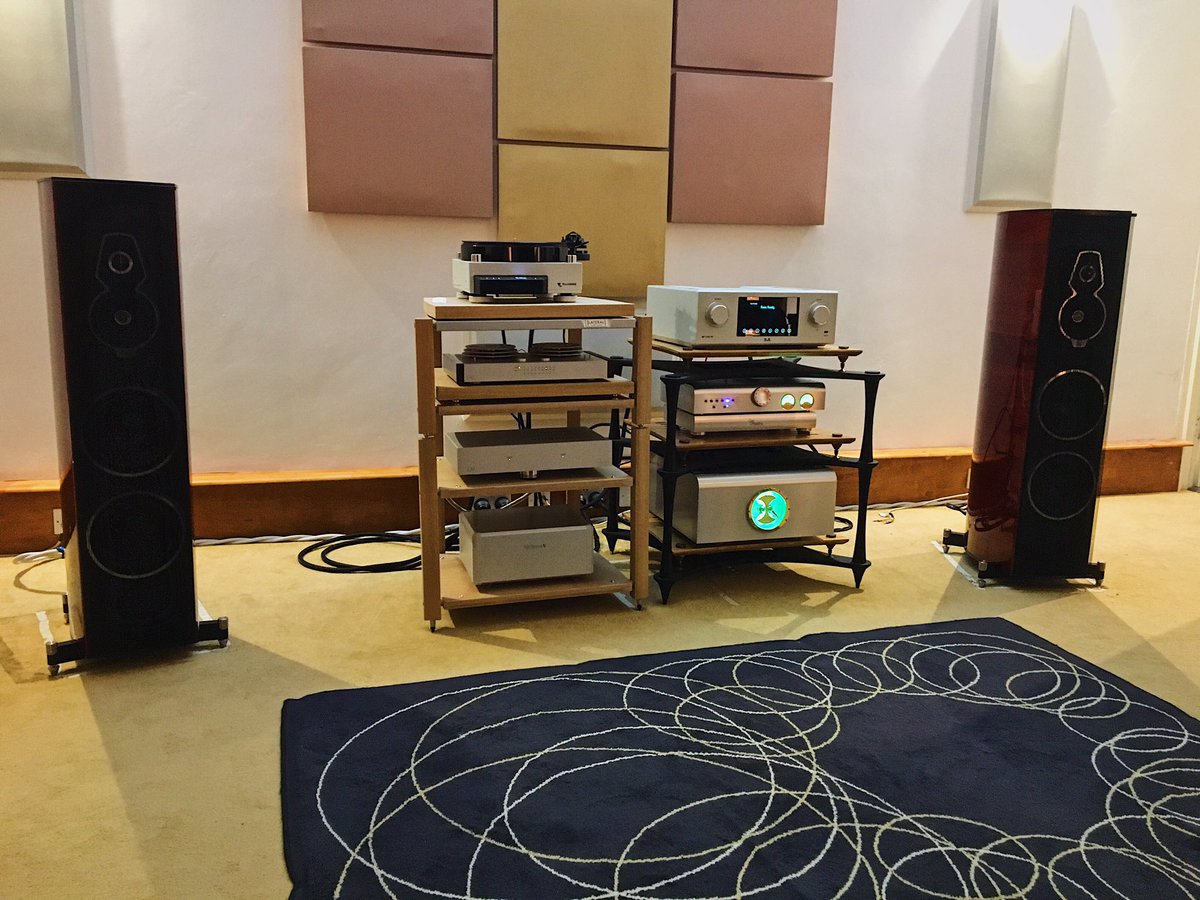 OxfordAudio's tweet photo. The system for last nights music club! We had a fantastic time and thank you to everyone that came!
-
-
@sonusfaberofficial @theoryandapplication @quadraspire @lateralaudiostands
-
-
-
-
-
-
-
-
#highend #highendaudio #music #misicians #hifi #hifisystem #speakers https://t.co/wRmGA7KmHH