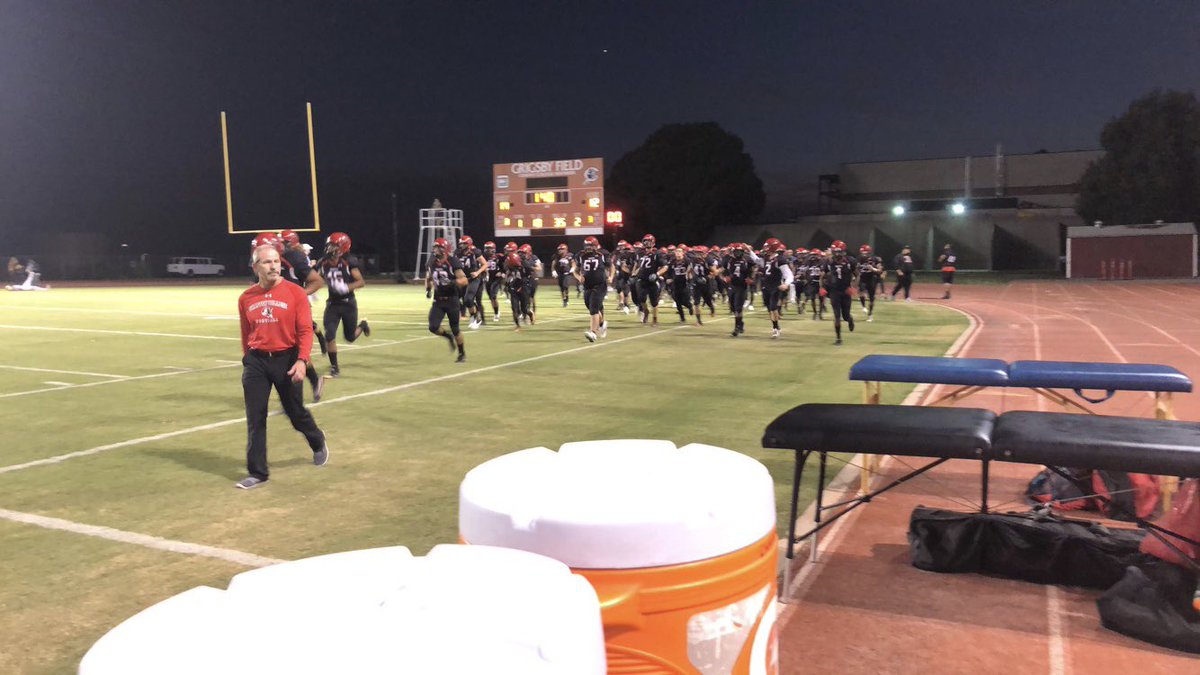 chaffey_at's tweet photo. The semester is approaching fast with Fall sports starting back up next week! The athletic training staff is ready to provide the best health care possible, also we are excited to see for what is to come this 2019-2020 year! #chaffey_at #athletictraining #ATC #JUCOPRODUCT https://t.co/Z9hrypSk70