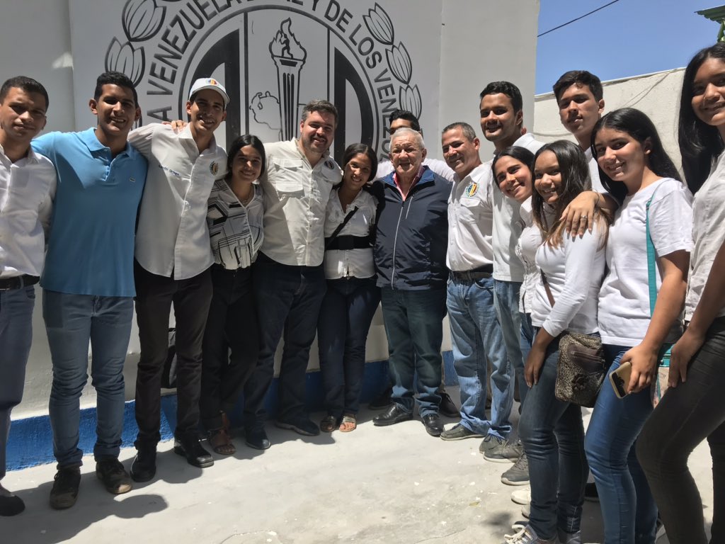 JAD_Charallave's tweet photo. RT hramosallup "RT adbernabe: #9Ago Desde ADemocratica en Porlamar: Estamos recorriendo el país con el MaelecadVE porque Venezuela está pasando la pesadilla más tenebrosa de la historia, hoy más que nunca necesitamos unidad para seguir trabajando. El… https://t.co/4HWCuD2h68"
