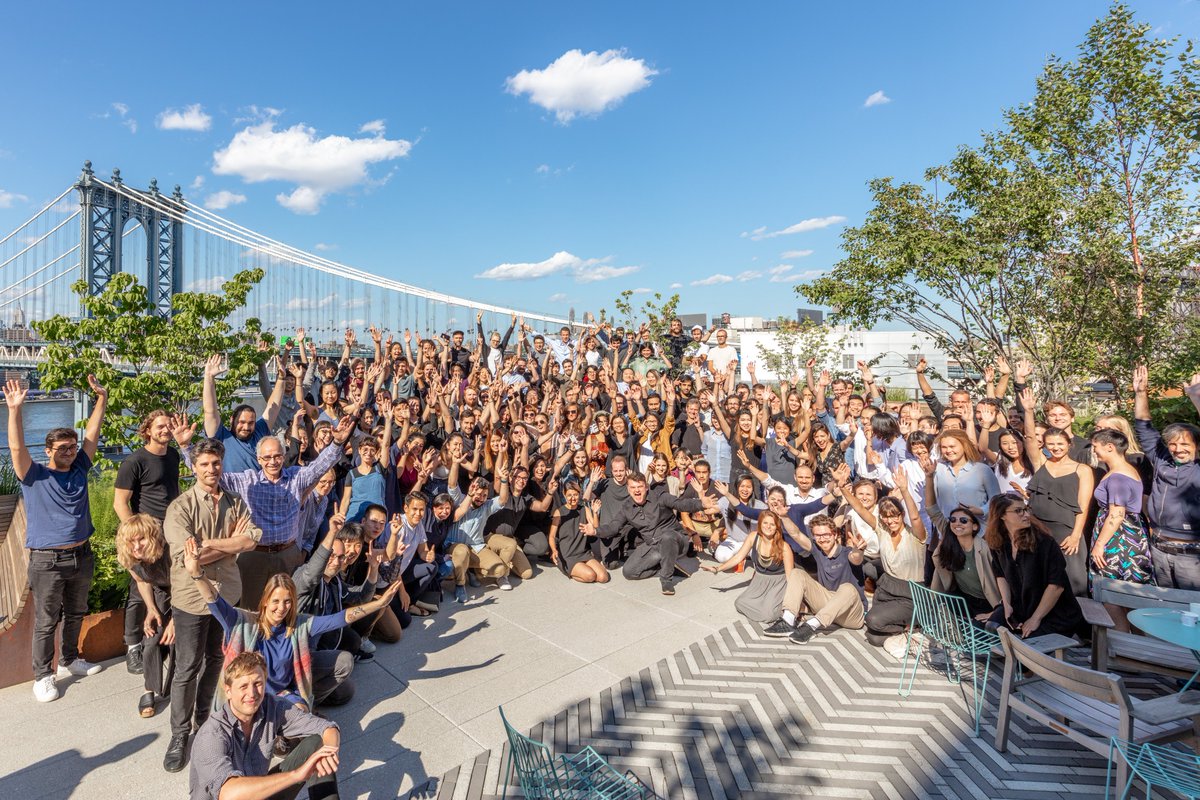 BIG_Architects's tweet photo. 🤝 Are you passionate about attracting & developing the finest talents in #architecture? From #recruiting to #careerdevelopment, our future Head of BIG People will ensure #BIGNYC is a studio where BIGsters at all levels can thrive: https://t.co/xSYgnolCAi #JoinBIG https://t.co/YENLQsw3KU