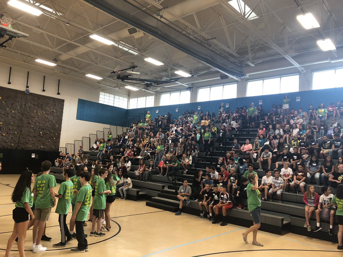 EMSGenerals's tweet photo. We welcomed our new regiment of Generals this morning at WEB Day!!! Mrs. Thomas. Mrs. Moore and Mrs. Romero coaching our 8th Grade WEB LEADERS to show our 6th Graders the ropes today!! #theWhybehindtheWhat https://t.co/q3W4QKG6Xy