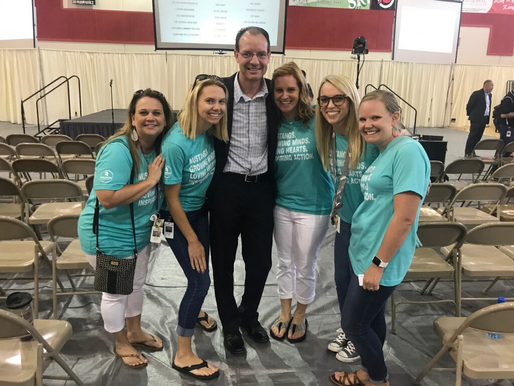 G5 meets Dr. Gearing!@MrsDiamond5th <a href="/G5MrsBlanden/">Whitney Blanden</a> 
<a href="/BonhamG5Nation/">Bree Bonham</a> <a href="/mrs_rosin/">Jeanette Rosin</a> #storyofmason #relationshipsrelationshipsrelationships #1LISD