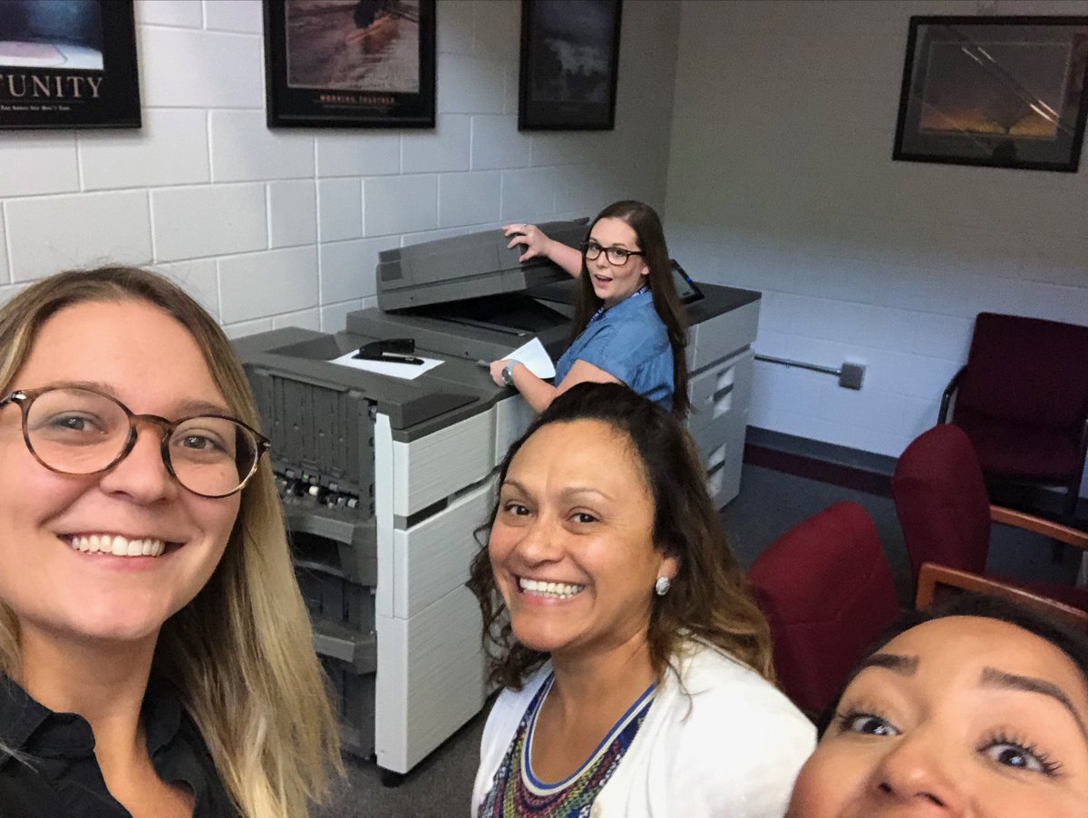 kybozz's tweet photo. Just did a scavenger hunt to get to know our new campus #sweaty 😂#theNEISDway ⁦@leeneisd⁩ https://t.co/61sSZpOtIj