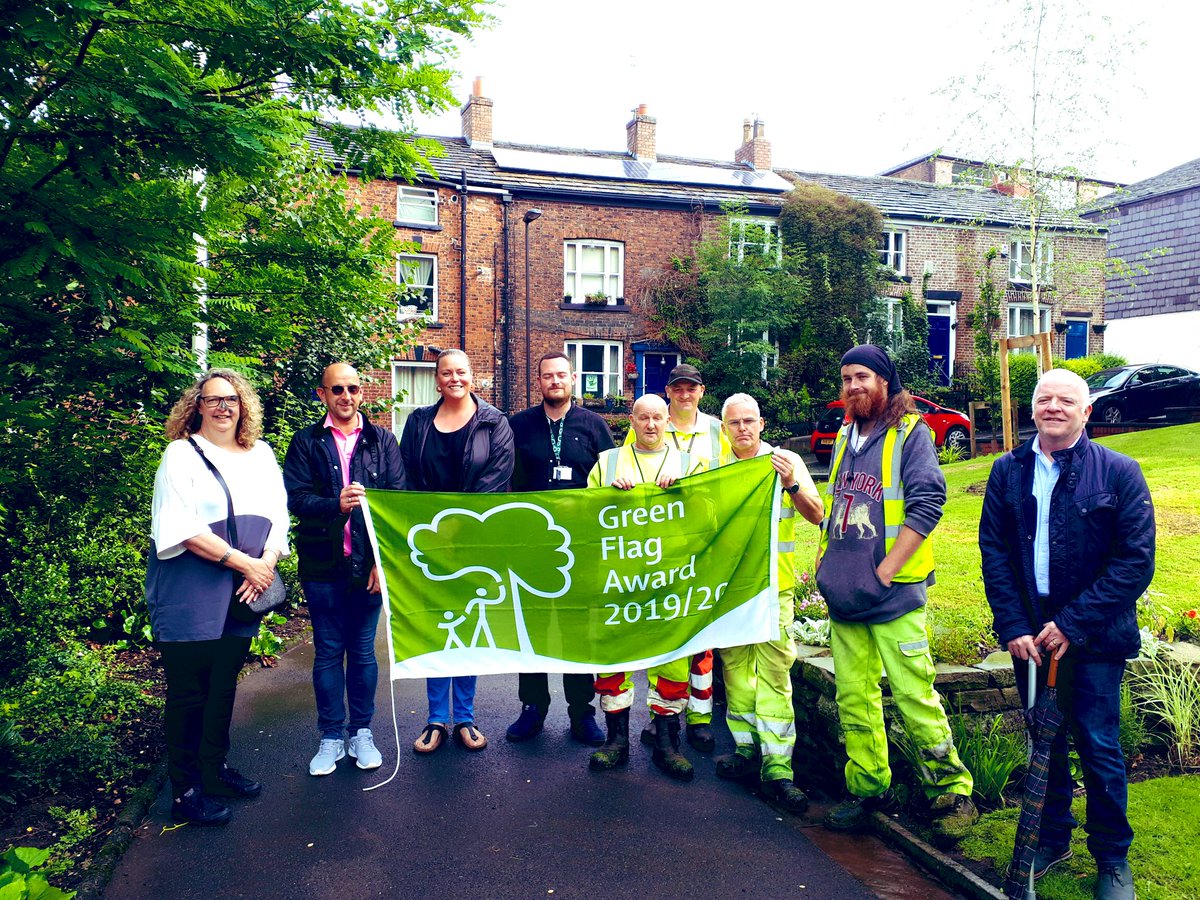 jubileeparkmidd's tweet photo. #GreenFlagAward #Parks #Rochdale #KeepingItGreen @GreenFlagAwdInt @GreenFlagAward @RochdaleCouncil Environmental Management Team &amp; Friends &amp; Volunteers of Jubilee Park &amp; #Middleton North ward Councillors #Community #Pride @nwparksforum @KeepBritainTidy @CityofTreesMcr #GreenFlag https://t.co/cqD9EBpEMY