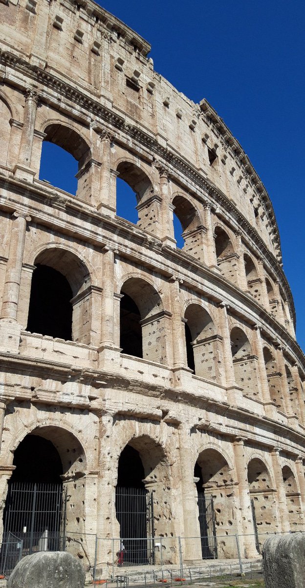 martymcfly_24's tweet photo. Roma ✈🇮🇹 https://t.co/ptKn972VOH