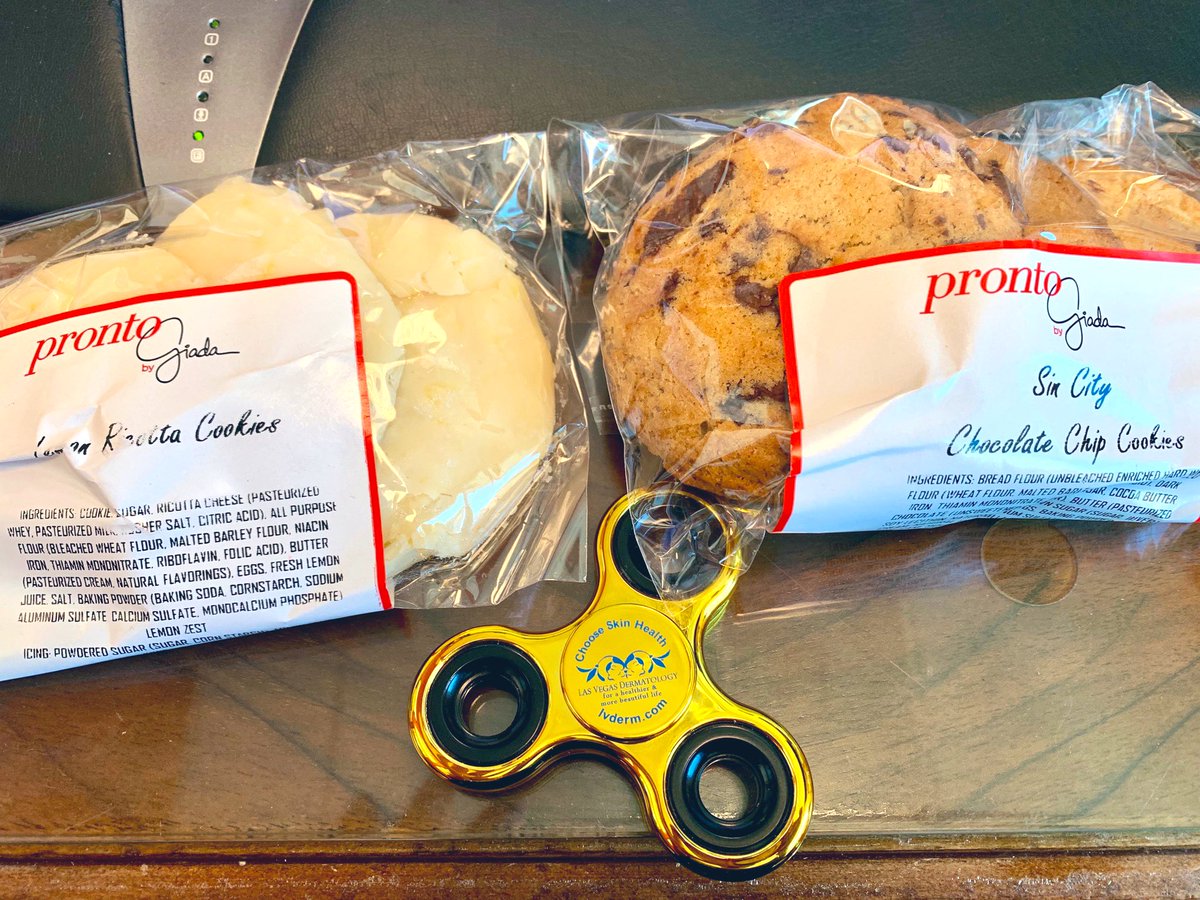 hlgreenberg's tweet photo. Excited for my @prontobygiada @GDeLaurentiis cookie snack for later in the @lvderm clinic! #cookie #vegascookie #Italian #Italiancookie 🍪 #foodie #vegasfoodie https://t.co/SbfBvQXVV9