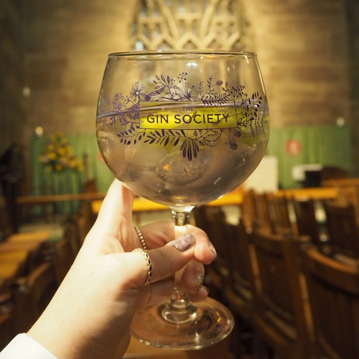 GemsUpNorth's tweet photo. Howโs everyoneโs Friday been? Iโm currently on the train to @The_GinSociety festival in Bolton. Get me a gin! #ginfestival #eventblogger #northernblog https://t.co/rzE45xdSLq