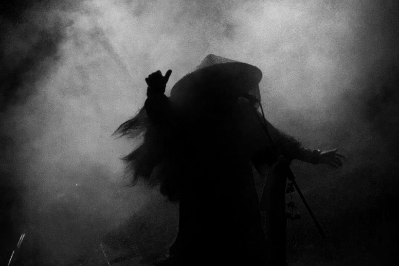 dbmagazine's tweet photo. China's #Zuriaake #葬尸湖 summon pure evil on their new track. https://t.co/UeMyjbjglZ https://t.co/QrjounKSST