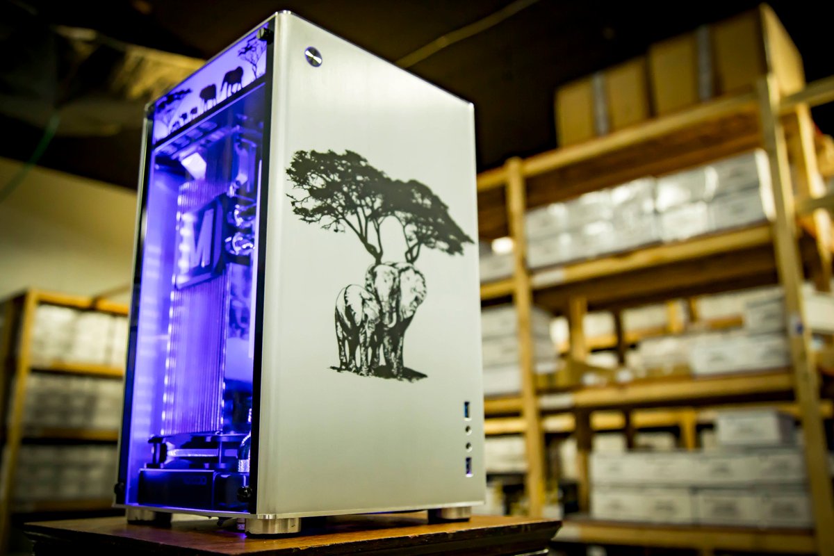 ModMyMods's tweet photo. Do you remember the super small PC we built for Computex?
What if we made different version? ;)
#TreeofWife #Computex2018 #watercooling #watercooled #custompc #sff #miniITX #Computex2018 #LiquidCooled #Liquidcooling #custombuild #SmallComputer #modded #modified #GTX #Nvidia https://t.co/XPjJhooOPt