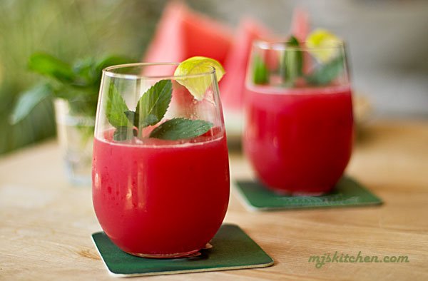 Watermelon Coolers - A delightful summer cocktail.  #watermelon #beverage #juice  mjskitchen.com/2013/06/waterm…